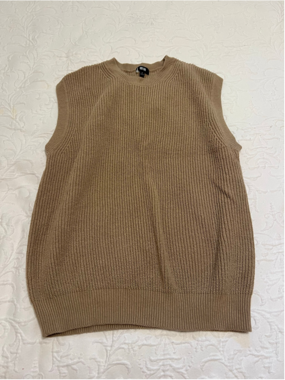 Men's Uniqlo Crew Neck Beige Knit Sweater Vest Size M